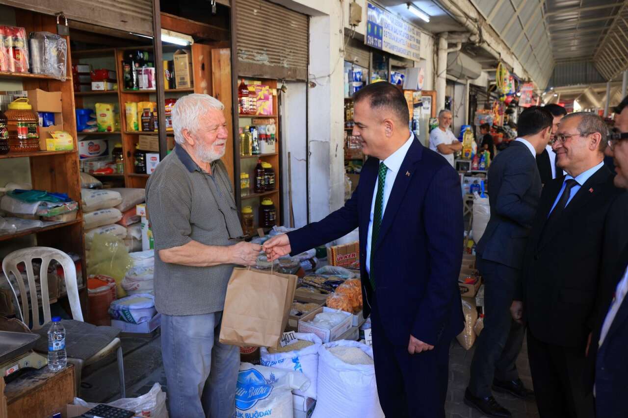 Vali Akbıyık’tan Ahilik Haftası Kutlamalarında Esnaf ve Vatandaşlara Ziyaret 3